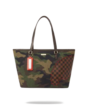 CAMO SHARK SHAPE CHECK TOTE
