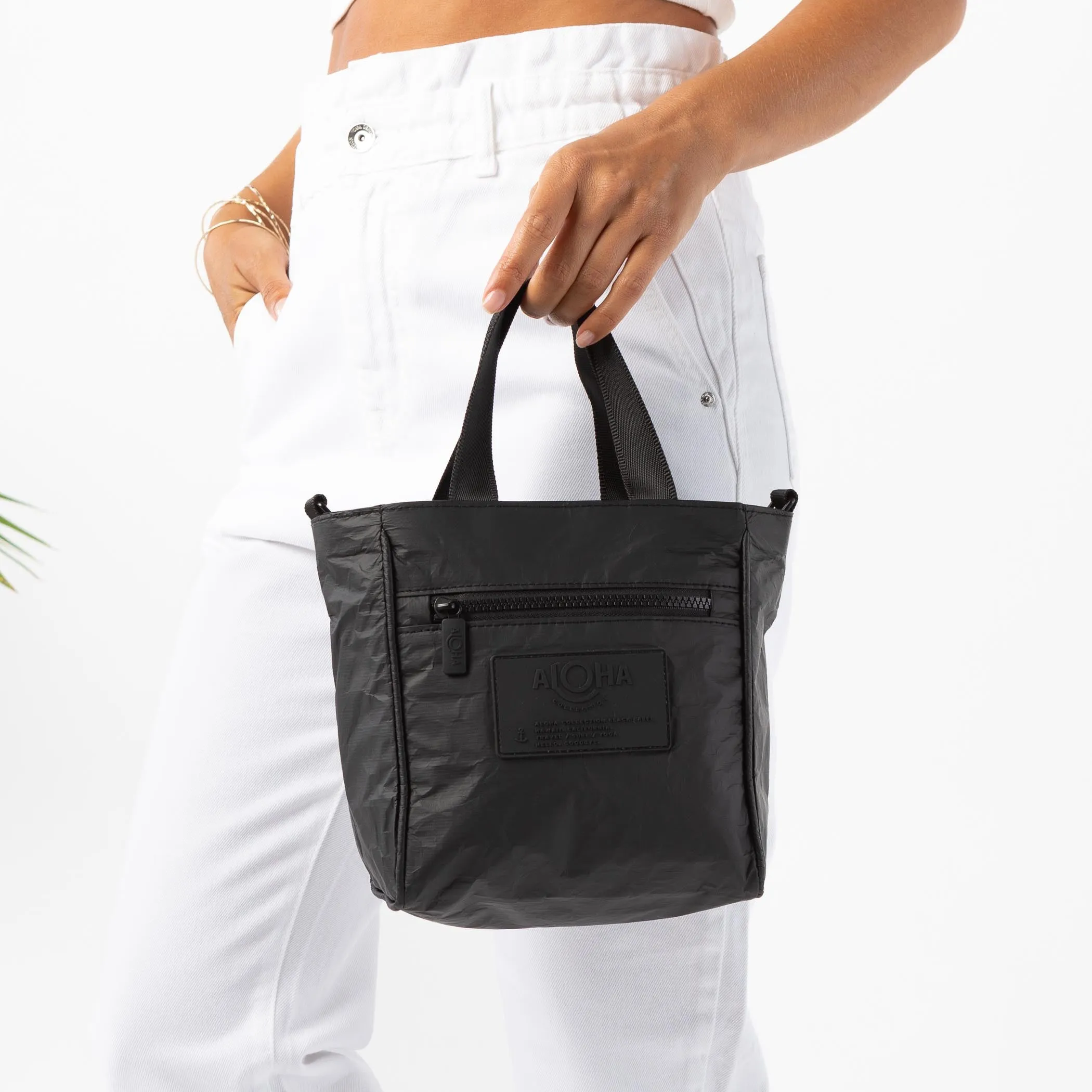 Crossbody | Monochrome